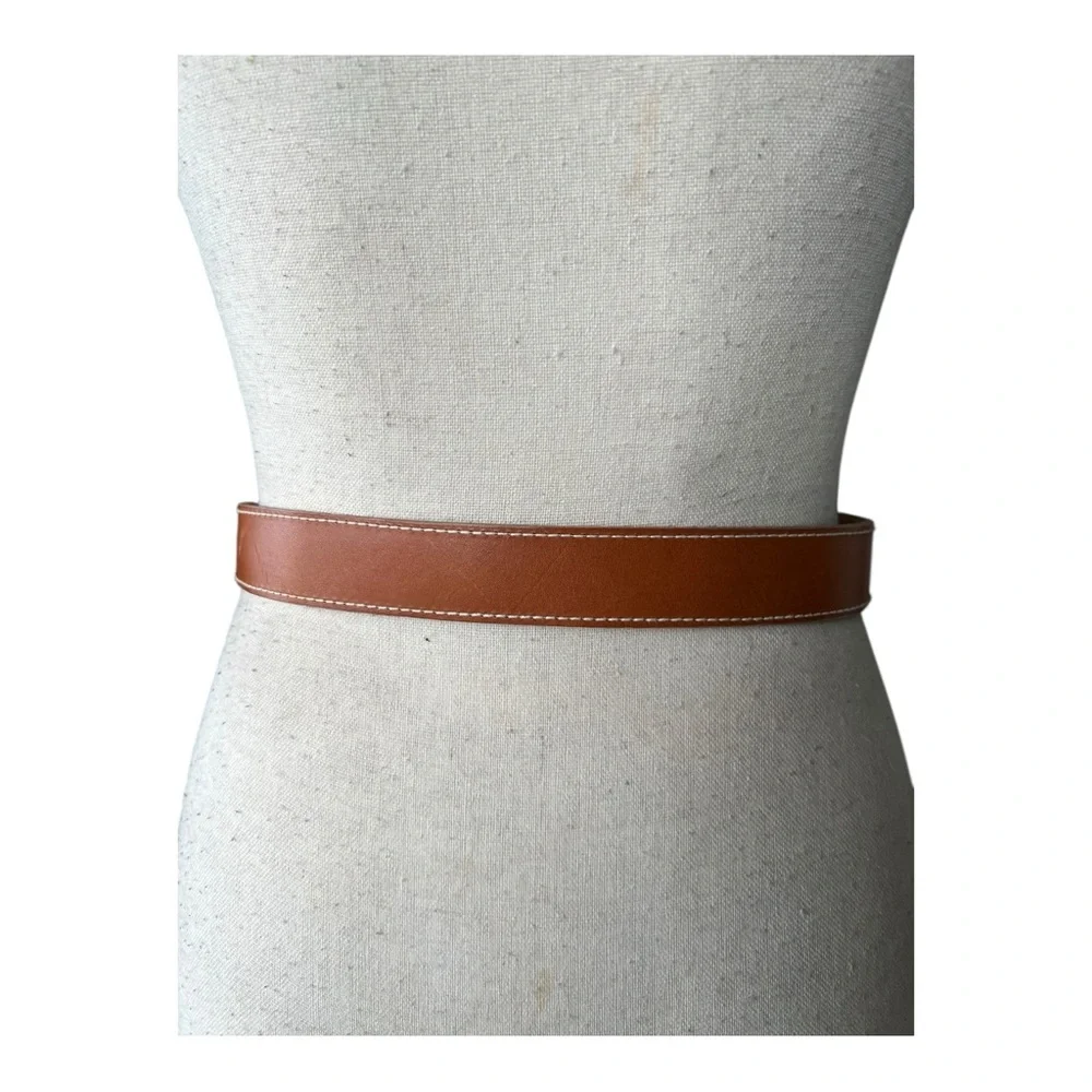 Vintage details tan